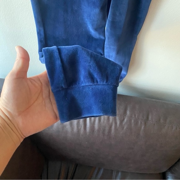 Tommy Hilfiger Flag Blue Velour Cold-Shoulder Jumpsuit size large - Picture 4 of 5